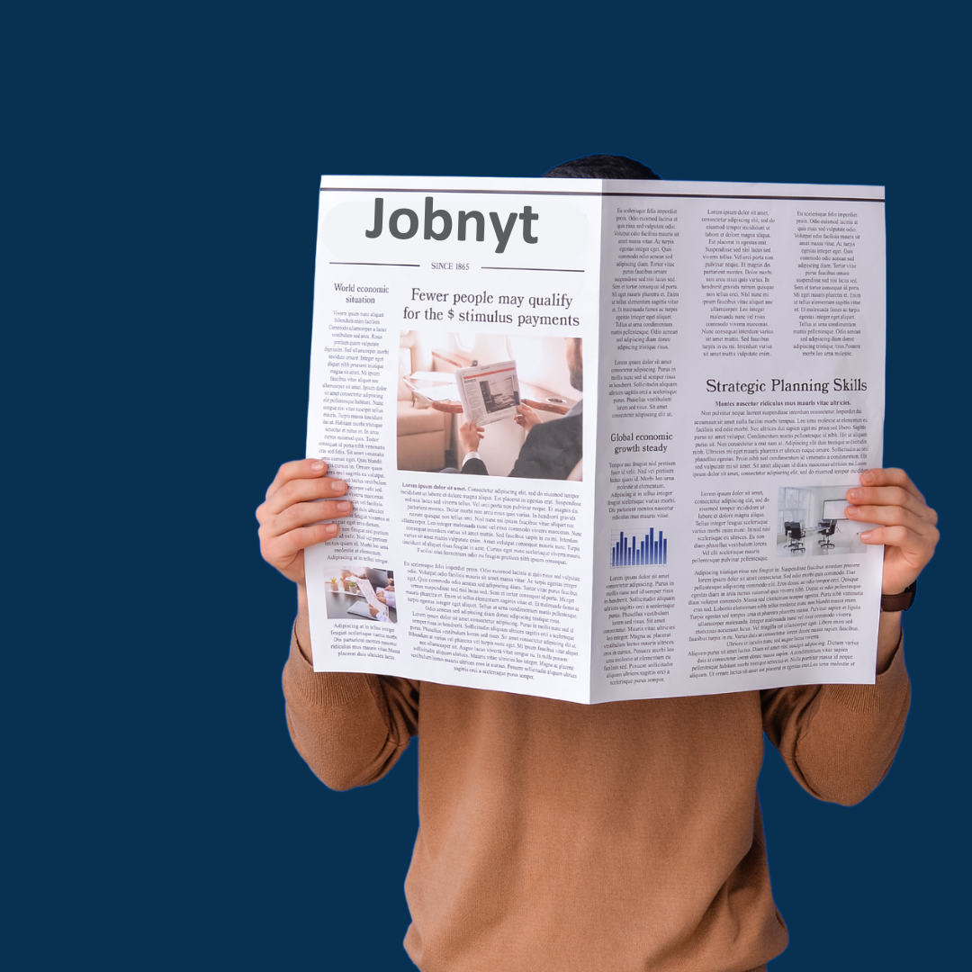 En professional kvinde med en tablet under armen. Henover står Jobannoncering i avisen